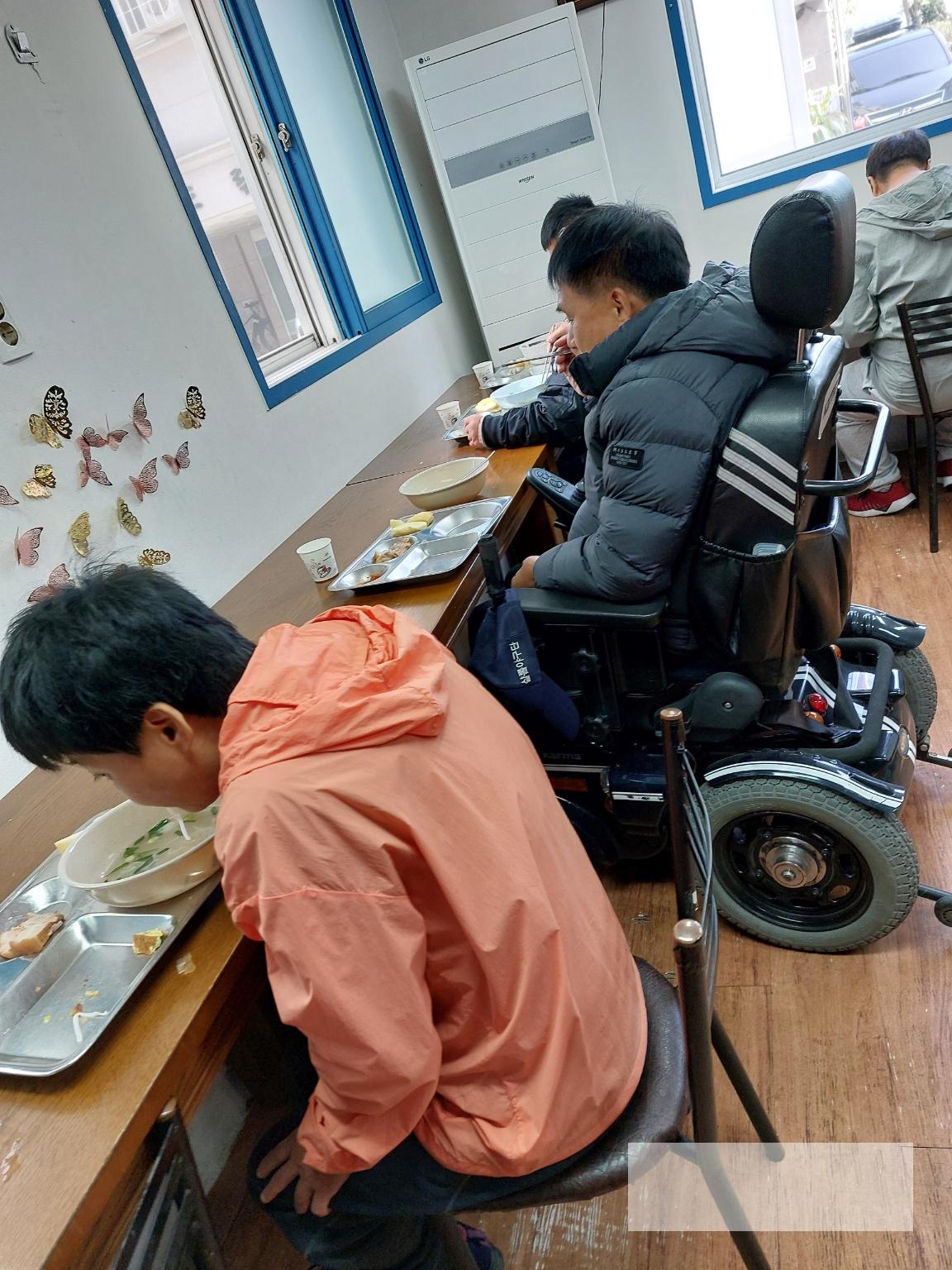 /user/s/sw135/editor/2504/2551ec85d6c2cd8484f8baca8437bd47_1744334863_3729.jpg 이미지크게보기